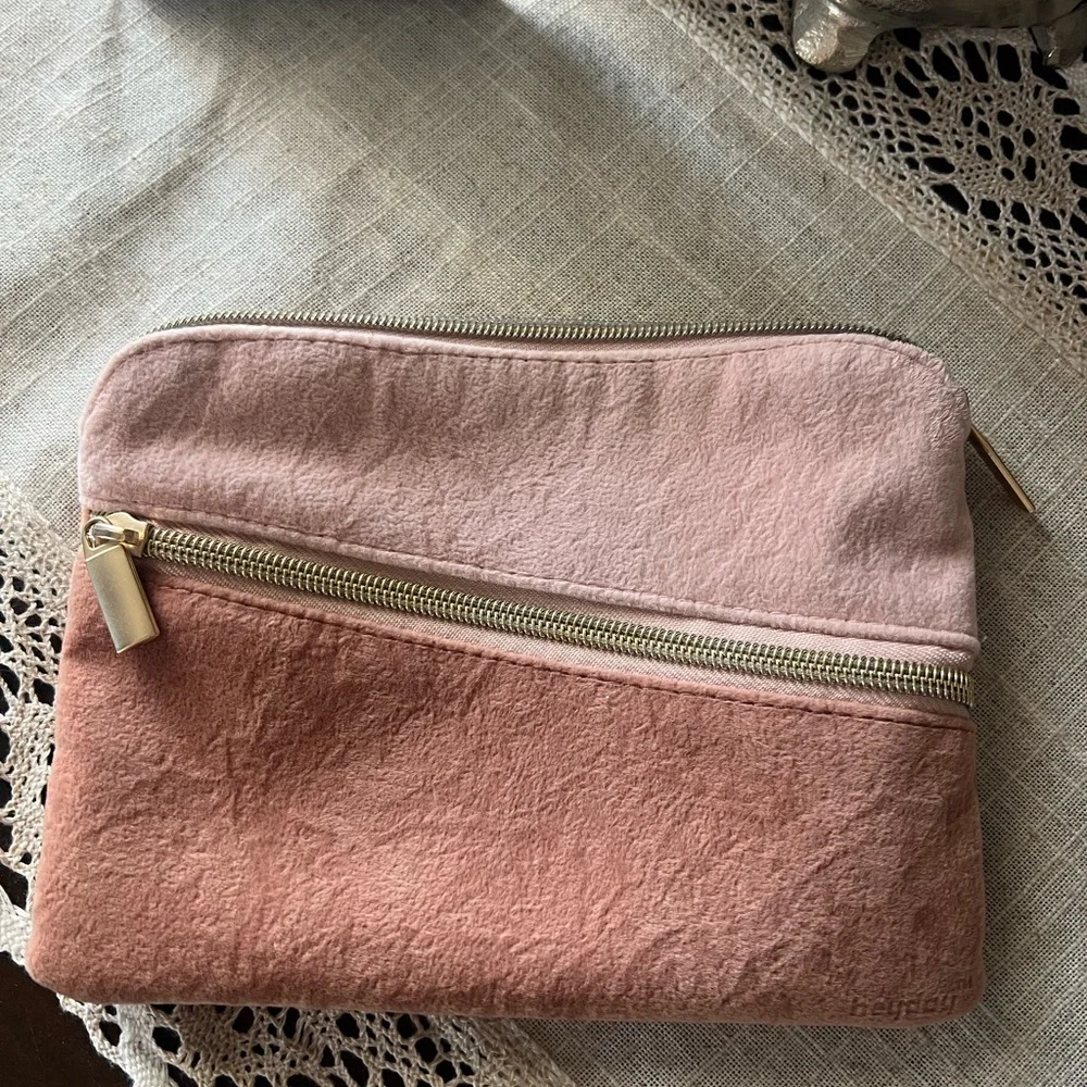 Pink tech pouch - Picture 1 of 3